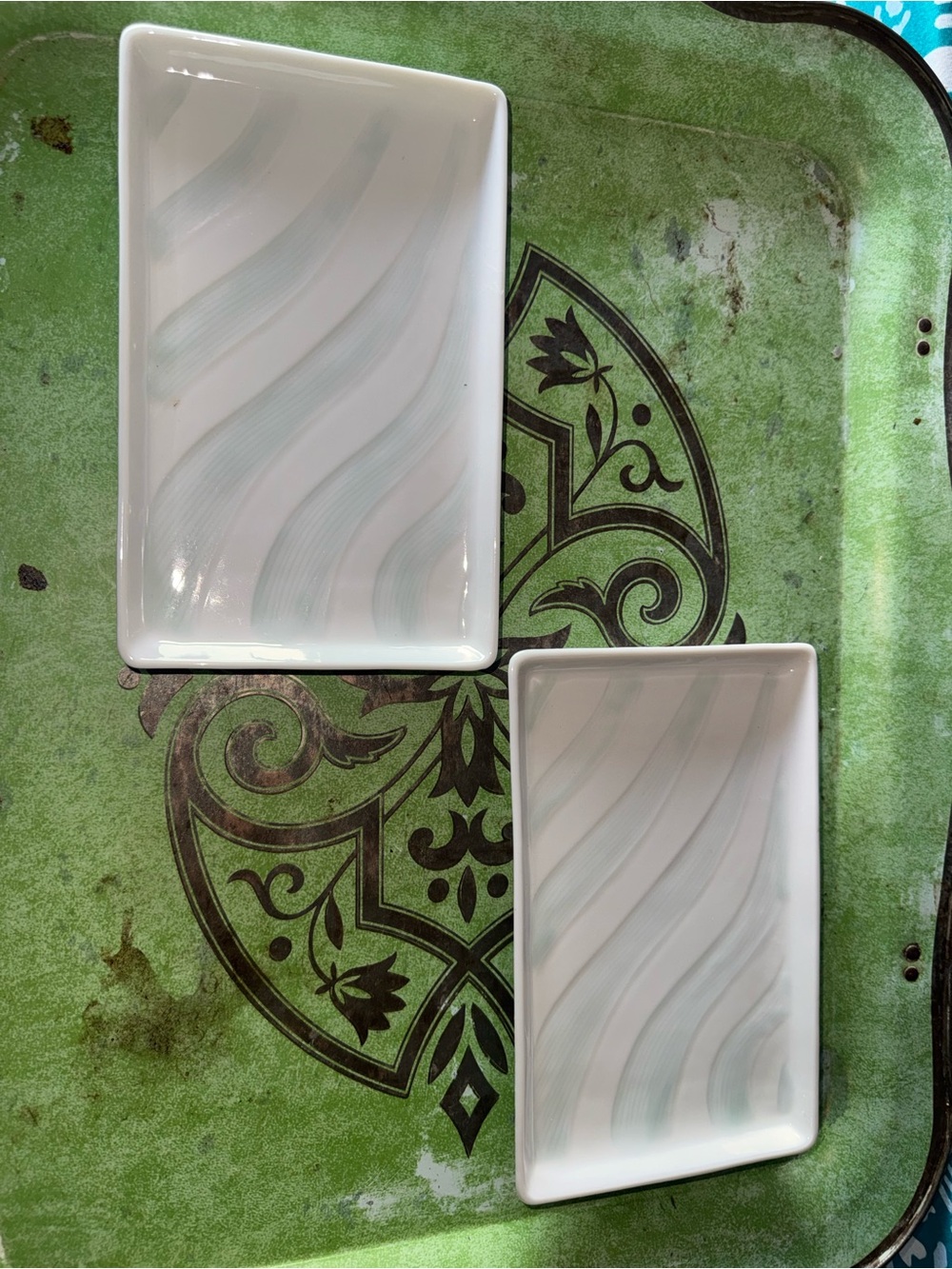 White Ceramic Wave Pattern Soap Dish - Home Bath